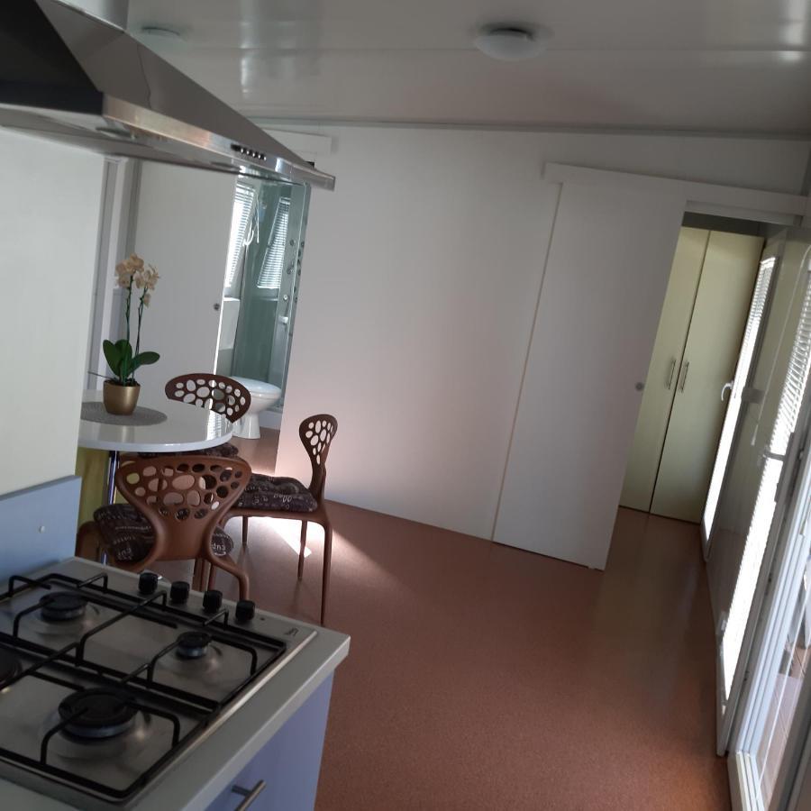 Grand Veles Camp Hotel บานโจเล ภายนอก รูปภาพ