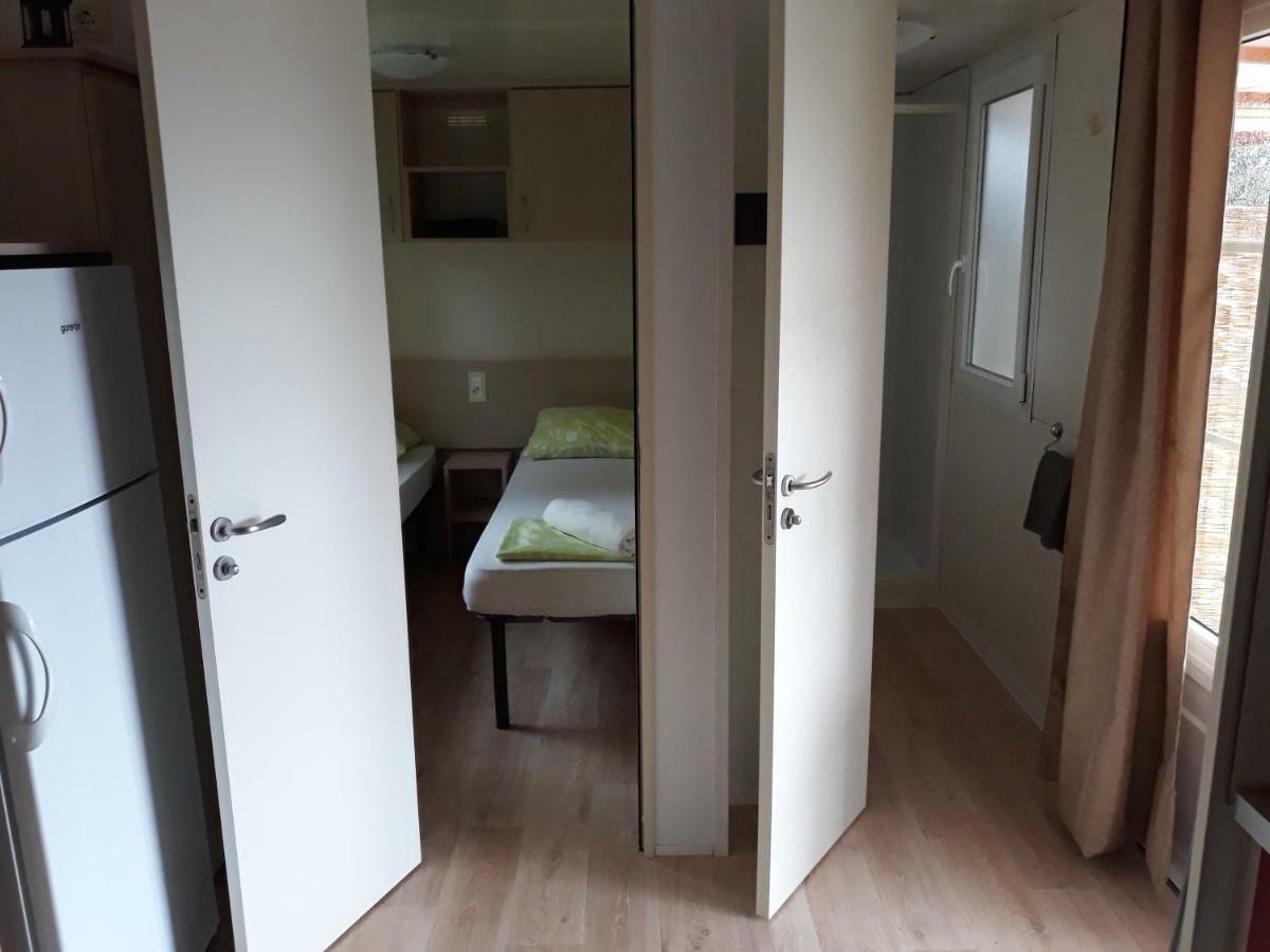 Grand Veles Camp Hotel บานโจเล ภายนอก รูปภาพ